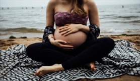 Εγκυμοσύνη: Πως αντιδρά ο οργανισμός της γυναίκας στη ζέστη
