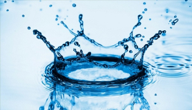 Ουροποιητικό: Είναι ακριβείς τελικά οι συστάσεις για 8 ποτήρια νερό ημερησίως;